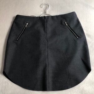 Tight gray skirt zipper embellishment